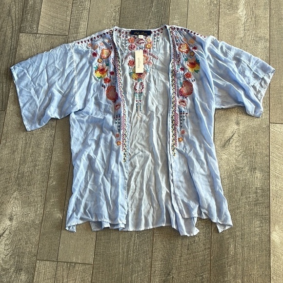 Francesca's Size Small Floral Embroidered Bohemian Style Kimono Top - Picture 8 of 8